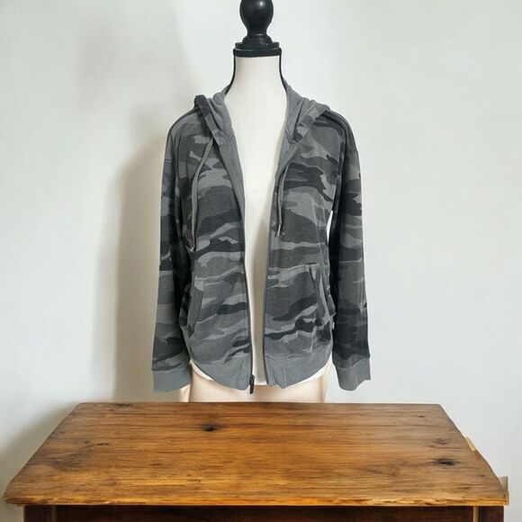 New with Tags Splendid Olive Brown Camo Zip Up Hoodie Size Medium - Picture 2 of 10